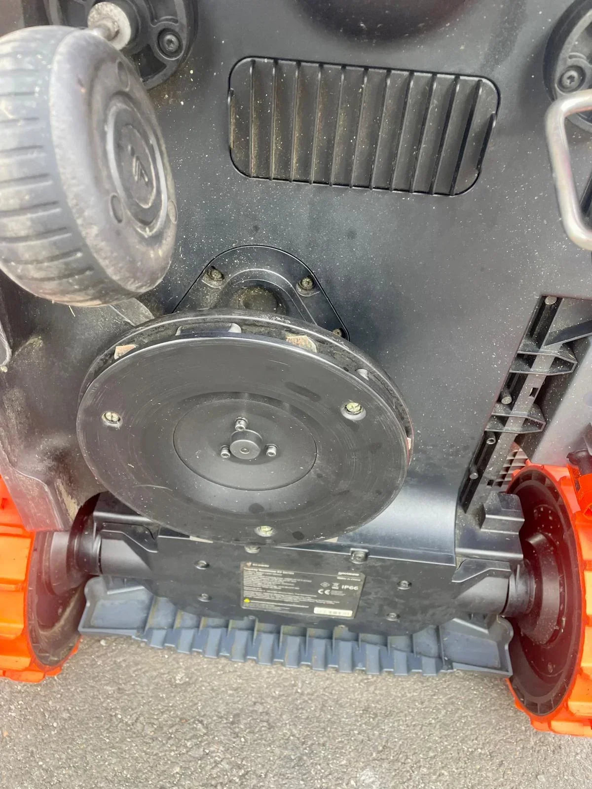 SEGWAY Navimow X330E Robotic Mower (wire-free setup)