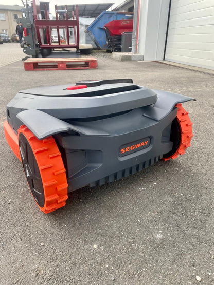 SEGWAY Navimow X330E Robotic Mower (wire-free setup)