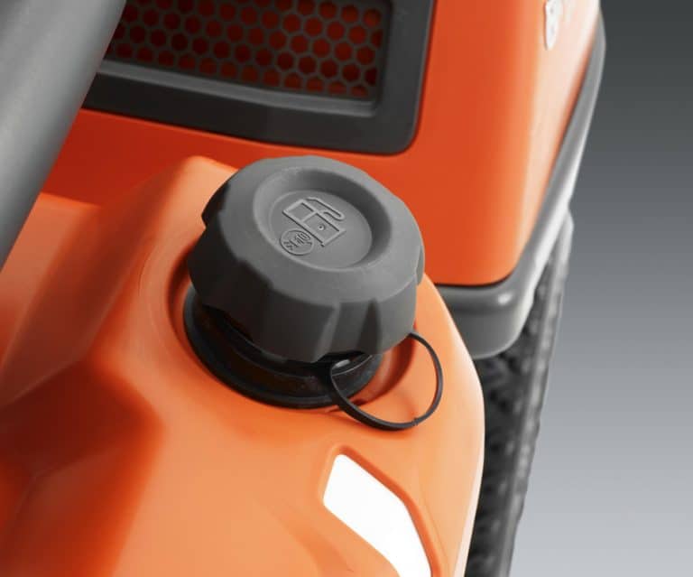 HUSQVARNA R 216T AWD Ride-On Front Mower
